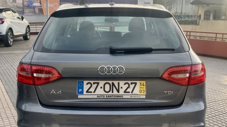 Audi A4 Avant 2.0 TDi S-Line